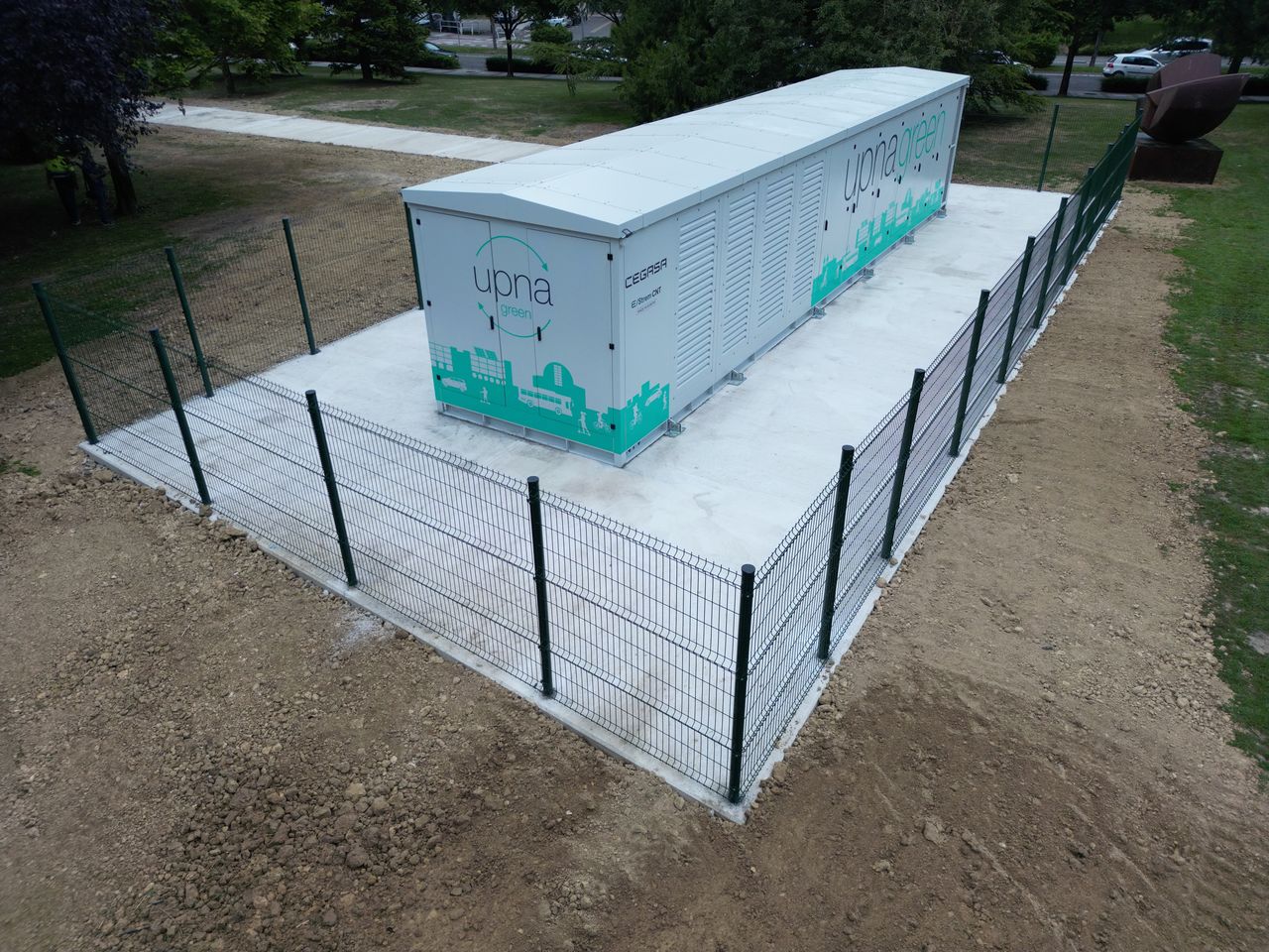 Battery energy storage system (BESS) in a container